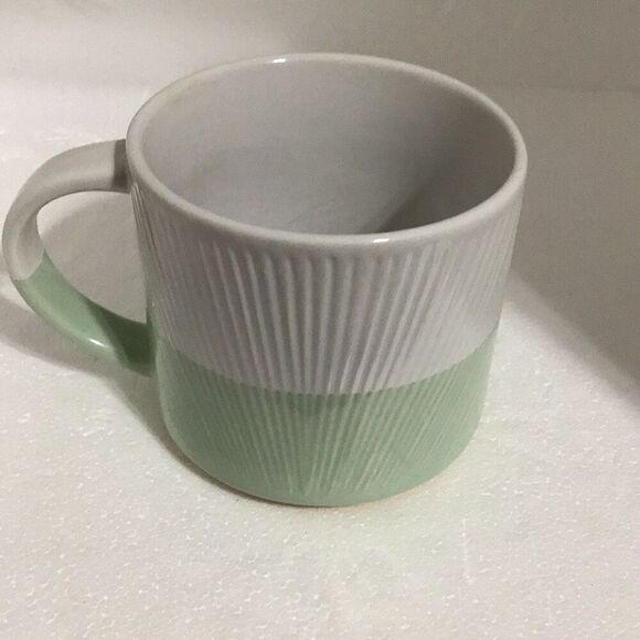 2014 non-branded sea foam 14 ounce Starbucks coffee mug - Picture 2 of 3